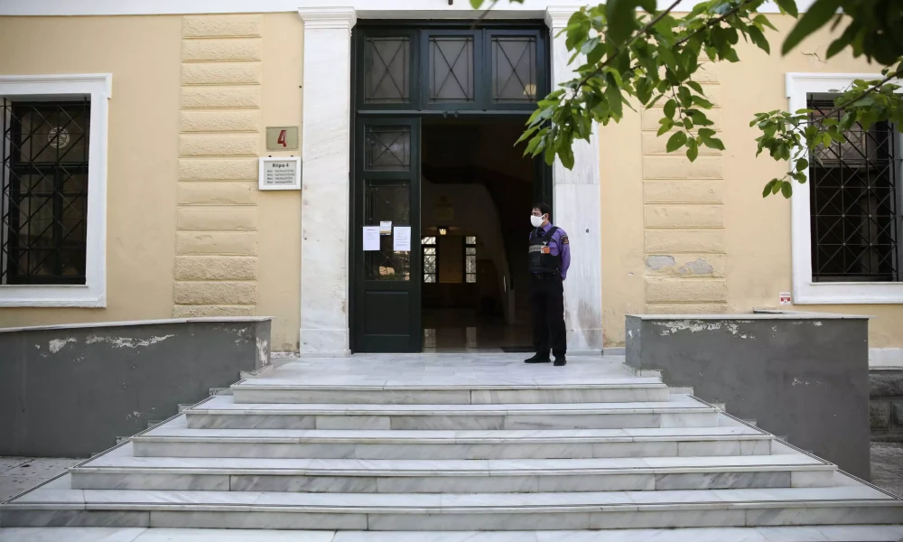 Ευελπίδων: Συναγερμός μετά από τηλεφώνημα για βόμβα